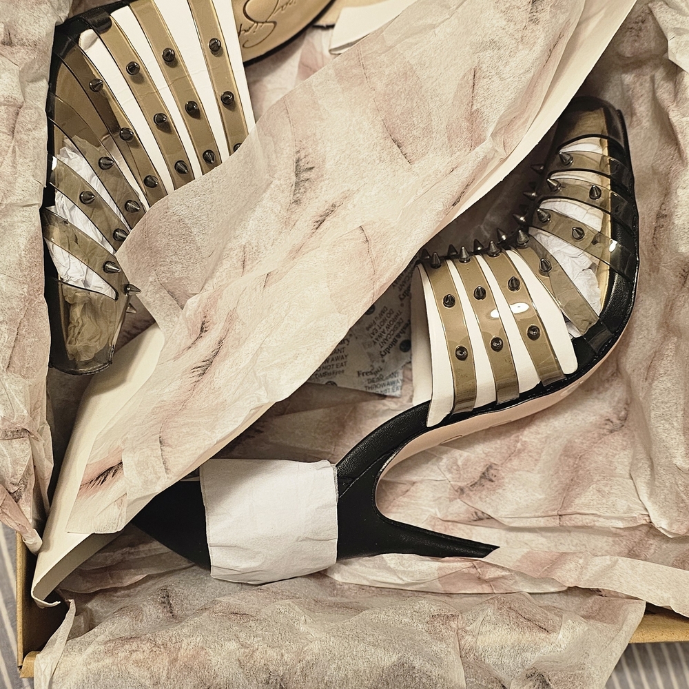 Jessica Simpson Black and Tan Spiked Heels - Picture 4 of 4